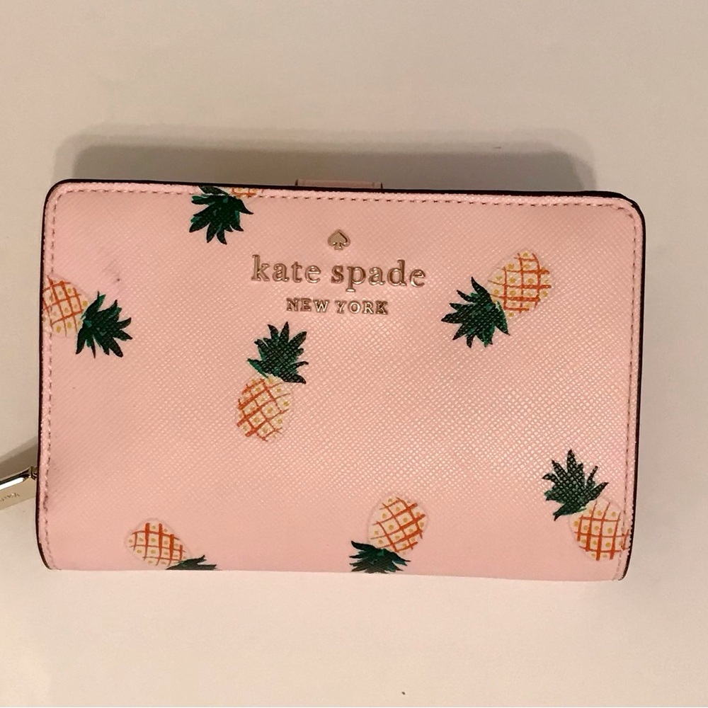 Kate Spade Staci Medium Pineapple Compact Bifold Wallet